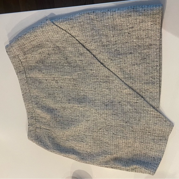 H&M Beige Skirt with gold detailing - Picture 4 of 7